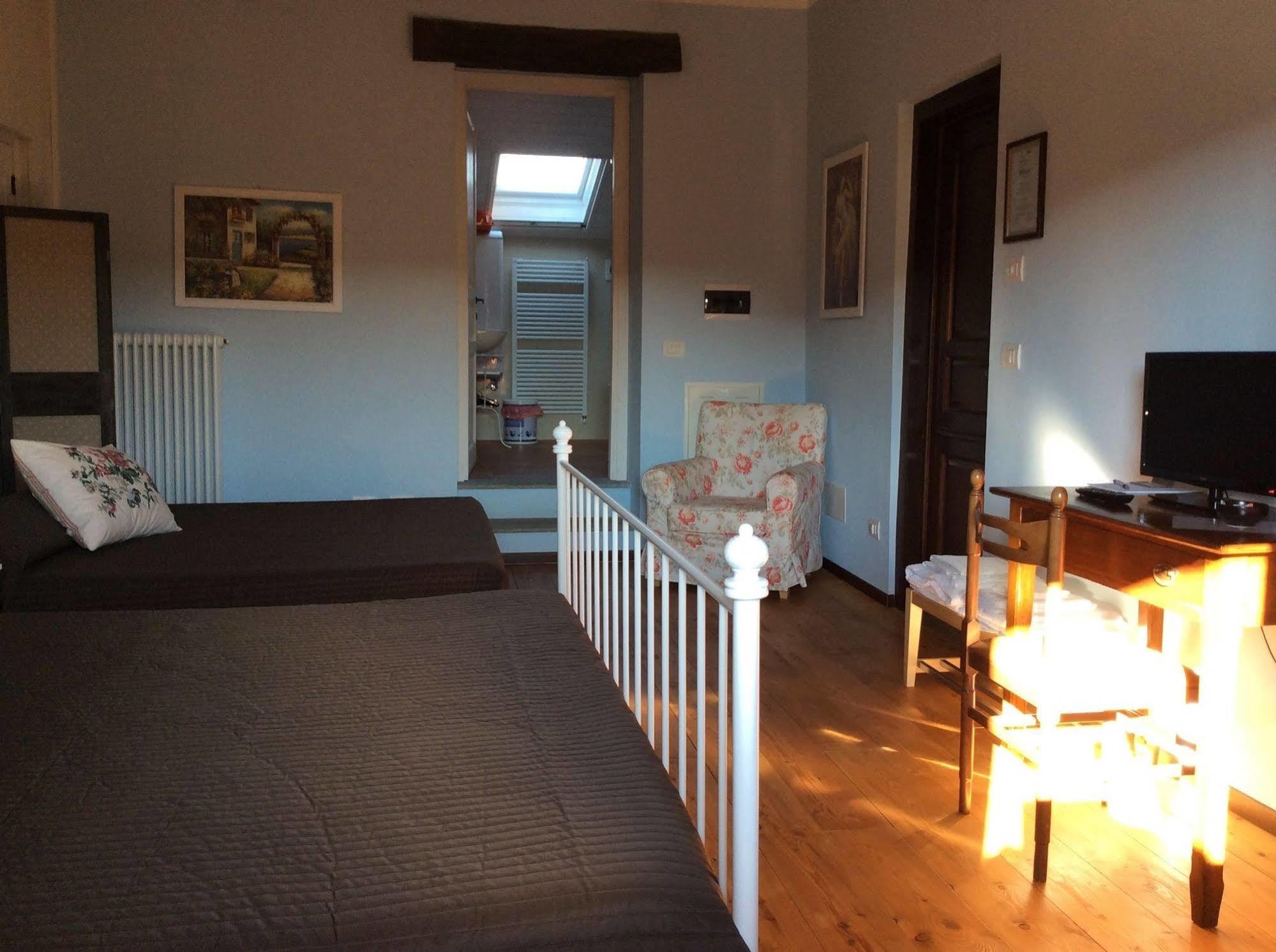 Bed and Breakfast Quattro Gatti Airasca Exterior foto